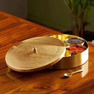 Caja Masala de latón de nuevo diseño indio, contenedor de especias, caja de especias de siete compartimentos, almacenamiento de cocina redondeado tradicional barato - Product Image 1