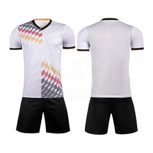 Marque privée de conception OEM, uniforme de football, nouvelle saison, maillots de football, uniformes de football bon marché - Product Image 1