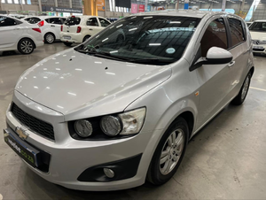 Voiture d'occasion de qualité et abordable, Chevrolet Sonic 1.6 LS Hatch 2012, conduite à droite - Product Image 4