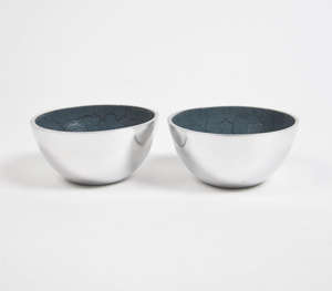 Ensemble de 2 bols ronds bleus en aluminium texturé fabriqués à la main Vente en gros fabricant émaillé personnalisé Vente directe en usine - Product Image 2