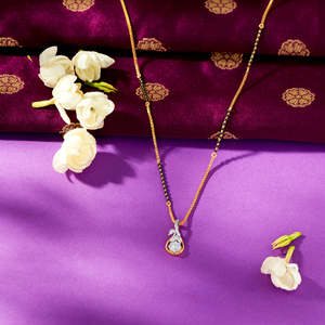 เวทิกา สปาร์ค โกลด์ โมเดิร์น มังกัลสุตร - เครื่องประดับสะสมทางวัฒนธรรม - Product Image 1