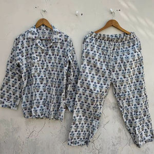 Ensemble de pyjama en coton pour femmes |   Vêtements de nuit confortables pour la maison - Product Image 4