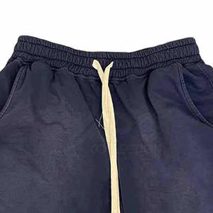 กางเกงขาสั้นสีตัดกันใส่สบายสำหรับใช้ในยิมสีไม่ซีดจางทำจากปากีสถาน - Product Image 2