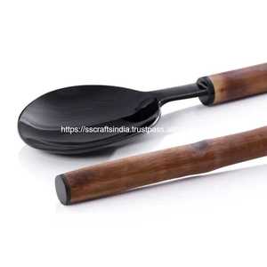 Ensemble de service à salade en résine classique avec fourchette et cuillère couverts faits à la main pour la salle à manger et la cuisine Vaisselle durable et élégante - Product Image 3