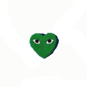 Broches de alambre de lingotes de la mejor calidad, nuevo diseño, broche de corazón sonriente verde, cuero bordado, precio bajo, venta al por mayor - Product Image 1