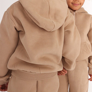 ชุดวอร์มผ้าฟลีซสำหรับเด็กผู้ชายชุดวอร์มใส่เล่นกีฬาสีพื้นโลโก้ได้ตามต้องการ - Product Image 6