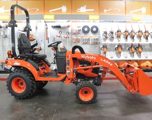 Mini Tractor Kubota BX-23S de 23HP 4WD en Venta, con Cargador Frontal, Retroexcavadora y Segadora, Equipo Agrícola Compacto, Entrega Rápida - Product Image 4