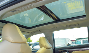 Toyota Highlander Limited d'occasion, hybride 2.5L, couleur argent, modèle 2023, sièges en cuir, véhicule d'occasion conduite à gauche/droite - Product Image 6