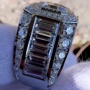 แหวนหมั้นเพชรสำหรับผู้ชายที่โตแล้ว9.50tcw Asscher ความชัดเจนพร้อมใบรับรอง IGI สำหรับงานแต่งงาน - Product Image 3