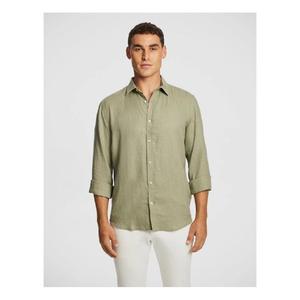 Chemise pour homme à coupe classique élégante, conçue pour offrir confort et confiance au travail, en voyage et pour un usage quotidien décontracté - Product Image 6