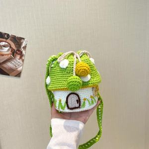 Petit sac bandoulière en crochet motif champignon, fait main en fil tricoté, en polyester, pour rouge à lèvres, clés et monnaie, accessoires - Product Image 2