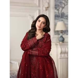 Ensemble de costume pour femme Mohagani en 3 pièces, imprimé et brodé, comprenant un dupatta brodé en organza et un pantalon imprimé - 003 - Product Image 5
