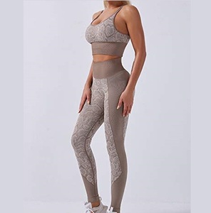 Respirant vêtements de sport pour femmes Yoga sans manches soutien-gorge et Leggings ensemble vêtements d'entraînement collants maigre Legging sans couture haut court Yoga costume - Product Image 3