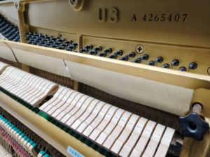 Piano Vertical Yamaha U3A Usado, Calidad Japonesa, Rendimiento Profesional, Listo para el Escenario, Sonido Claro y Potente U3 - Product Image 4