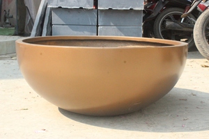 กระถางต้นไม้ทรงสี่เหลี่ยมผืนผ้า KNT Creations สีขาว ทำจากไฟเบอร์กลาส แกะสลักด้วยมือ ดีไซน์คลาสสิก เรียบเนียน เงางาม ใช้ได้ทั้งภายในและภายนอกอาคาร ดีไซน์โดดเด่นไม่เหมือนใคร - Product Image 2