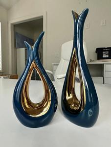 Blue Ceramic Vase With Lavish Finished For Luxury Home Decor Center <b>Table</b> Styling Special <b>Occasion</b> And Everyday Display - Product Image 5