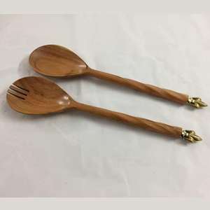 Ensemble de couverts à salade en bois naturel avec demi-poignée imprimée - Product Image 3