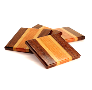 Ensemble de dessous-de-verre en bois rustique personnalisable, écologique et fait main de qualité supérieure pour tasses à thé, à café, à mug et tapis de table - Product Image 1