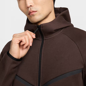 เสื้อแจ็กเก็ตมีฮู้ดผู้ชายสไตล์สปอร์ตมีกระเป๋าซิปและดีไซน์กันลม - Product Image 3