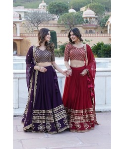 Black Night Dance LehengaCholi pour femme en style velours pakistanais avec broderie de luxe - Product Image 6