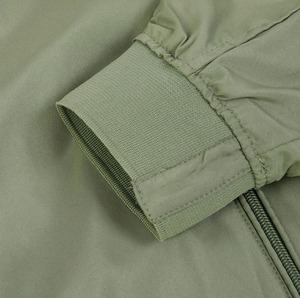 Chaqueta cortavientos ligera con estilo a la moda para hombre, informal para primavera y otoño con cierre de cremallera, decoración estampada de lona fina - Product Image 5