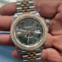 Montre d'affaires personnalisée à la mode plusieurs couleurs en acier inoxydable pour hommes montre cloutée de diamants