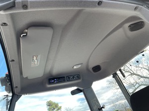 Tracteur agricole Kubota M6060 4WD 2021 – Machine agricole diesel haute performance de 63 CV pour le labour, le travail du sol et la récolte - Product Image 3