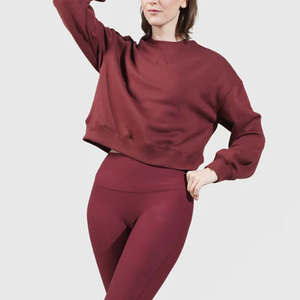 Sudadera Deportiva Borgoña con Cuello Redondo para Mujer, Corte Holgado, 77% Algodón, 23% Poliéster Reciclado, Estilo Casual, Cálida para Invierno - Product Image 4