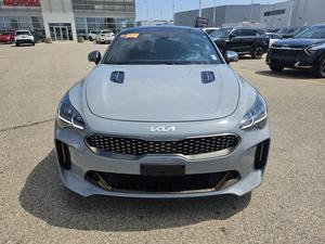 Kia Stinger GT2 2023 de movimiento rápido, Twin Turbo Premium, V-6 sin plomo - Product Image 2