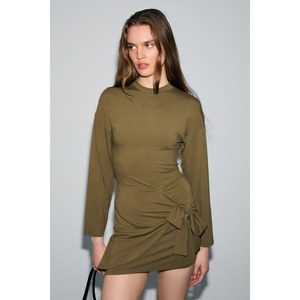 GRIMELANGE SEVLEY Mini-robe pour femme en tissu doux et extensible à col rond avec détail de nœud - Product Image 1