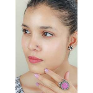 จิวเวลรี่จมูกเงินแท้ 925 ลายสมอเรือวินเทจ ประดับด้วยเทอร์ควอยซ์ โอปอล และเพชร ตัวเรือนทำจากไทเทเนียม 14K และโลหะผสม ดีไซน์แบบวินเทจ Nazakat - Product Image 3