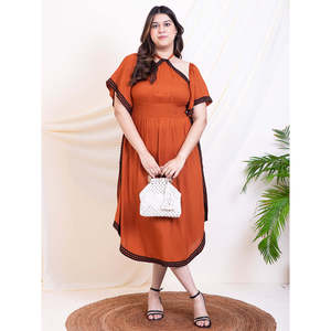 Deebaco Robe décontractée en mousseline de soie pour femme, grande taille, orange, col licou, avec manches courtes et bordure en dentelle, longueur genou - Product Image 1