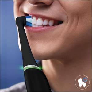 Brosse Oral-B iO Ultimate Clean pour brosse à dents électrique, noire, lot de 4, adaptée - Product Image 2