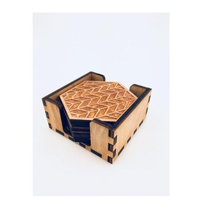 Ensemble de 4 napperons tissés en écorce de maïs naturelle Tapis de table tressés faits à la main Sous-verres en rotin-Vaisselle de cuisine Ardoise en bambou - Product Image 1