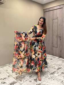 Matériel d'organza Anarkali Tabhi de concepteur de couleur noire fantaisie avec impression numérique femmes indiennes Pishwas avec Dupatta - Product Image 2