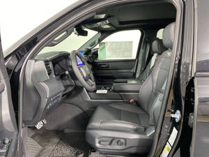 Toyota Tundra TRD Pro HV 4x4 2025, Camioneta CrewMax de 4 Puertas, Cabina SB - Product Image 2