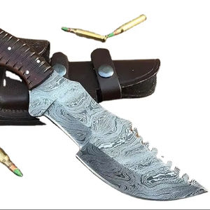 Cuchillo de caza y camping hecho a mano, personalizable, de acero inoxidable, hoja fija, filo serrado, punta de clip, mango de madera de palisandro y cuerno de búfalo - Product Image 5