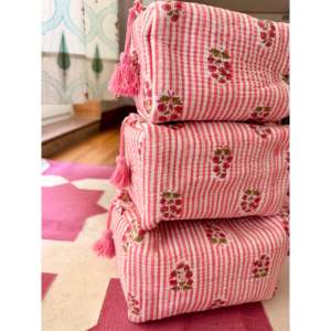 Juego de 3 Bolsas de Maquillaje de Viaje de Poliéster Rosa, con Estampado de Rayas, Gran Capacidad, Resistentes al Agua, con Cierre - Product Image 1