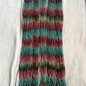 Perles rondes lisses en tourmaline verte exquise de 2,5 mm à 3,5 mm pour la fabrication de bijoux - Product Image 3