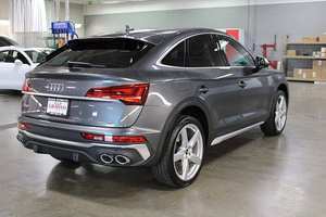 Vente en gros d'Audi SQ5 Sportback AWD Turbo 3.0T quattro Premium Plus 4 portes, sièges en cuir foncé, ACC, voitures d'occasion - Product Image 4