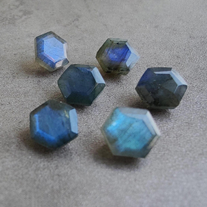Piedras preciosas de labradorita azul natural de calidad AAA +, forma de hexágono suelto, corte facetado, calibrado, venta al por mayor, todos los tamaños disponibles - Product Image 6