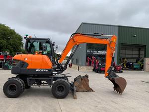 New Design Used <b>Small</b> Wheel Excavator, hydraulic Control, anti-slip Tire, compact for Narrow Site and Farmland Digging Delivery - Product Image 5