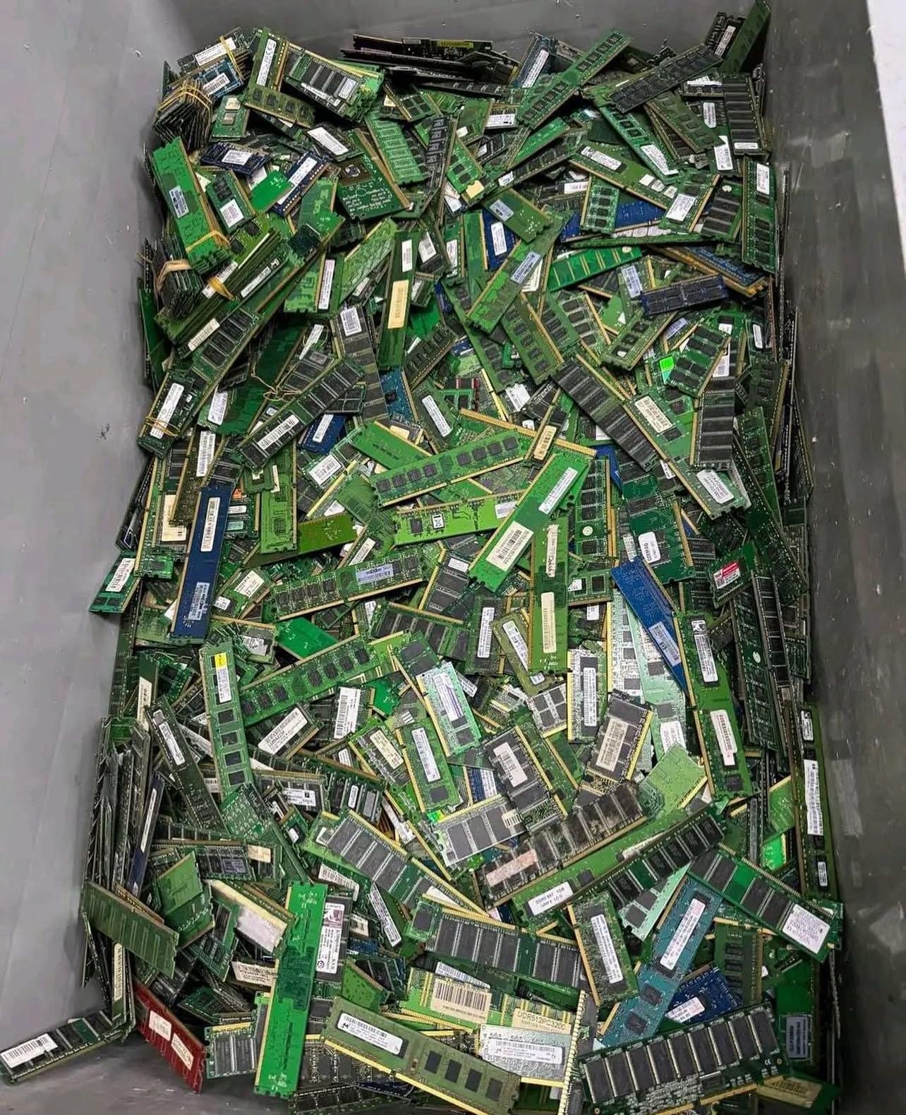 Cpu <strong>scrap</strong> Intel Pentium Pro <strong>Ceramic</strong> CPU <strong>scrap</strong> CPU <strong>CERAMIC</strong> <strong>PROCESSOR</strong> <strong>Scrap</strong> for Gold Pins Recovery at cheap and wholesale <strong>prices</strong>.