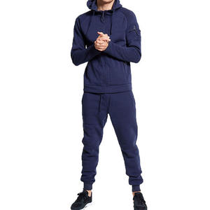Trajes de chándal para hombre de tamaño cómodo Venta caliente de moda Logotipo personalizado Hecho en fábrica para chándales de hombre - Product Image 1