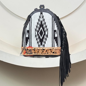 Bolso de Pecho Hecho a Mano con Patrón de Lana, Bandolera de Hombro, Bandolera de Viaje con Mochila - Product Image 1