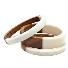 Bracelet en résine de silicone de qualité supérieure, design élégant avec rayures jaunes, blanches et noires, bracelets décontractés et sportifs pour femmes, parfaits pour les fêtes - Product Image 3