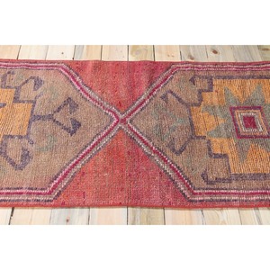 Tapis vintage 2,8 x 9,5 pieds, tapis turc, tapis géométrique rose - Product Image 3