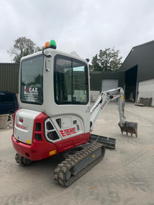 Excelente Miniexcavadora Takeuchi TB2150R con Bomba Hidráulica KYB, Motor y Bomba de Alto Momento de Carga, Cabina Silenciosa, 4 Palancas de Control Piloto - Product Image 3