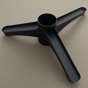 Élégant support pour arbre de Noël en laiton patiné avec base ornée, détails artisanaux faits à la main conçus pour les vacances festives - Product Image 6