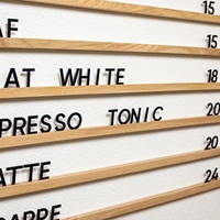 Panneau de menu mural pour restaurant et café, rails en bois, présentoir mural en chêne